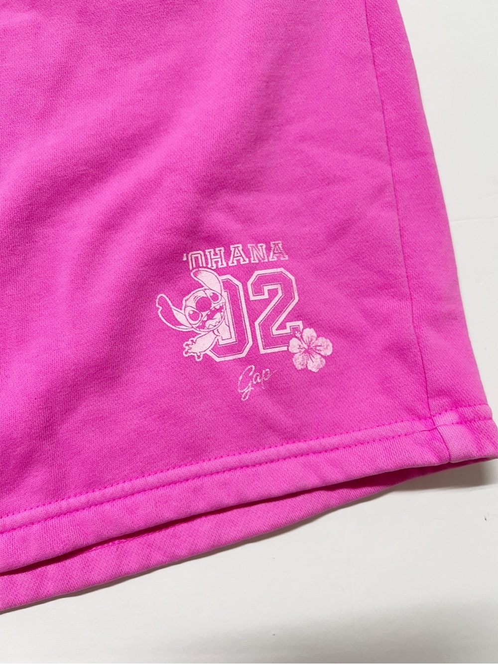 GAP Womens Standout Pink Lilo and Stitch Athletic Drawstring Shorts Size M Tall - Picture 3 of 9